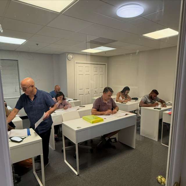 TEST TIME 📝✔️

Fazer os testes regularmente é importante para acompanhar o progresso e identificar o que ainda precisa ser melhorado. Cada teste é mais um passo no aprendizado! 📚✏️

#auladeingles #englishclass #inglês #esl #aulasdeingles